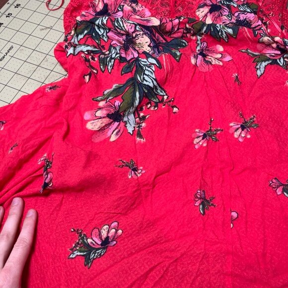EUC Women's Free People Intimates Red Lace Floral Sleeveless Mini Dress Size XS - Picture 4 of 7